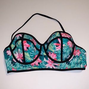 NWOT Xhilaration bikini top